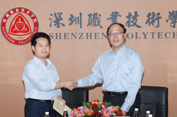 suncitygroup太阳集团第二位“珠江学者”代建国与学校签约